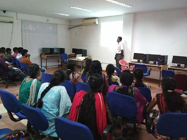 Guest Lecture on the Topic 'Discrete Time Systems and Signal Processing' — photo 5
