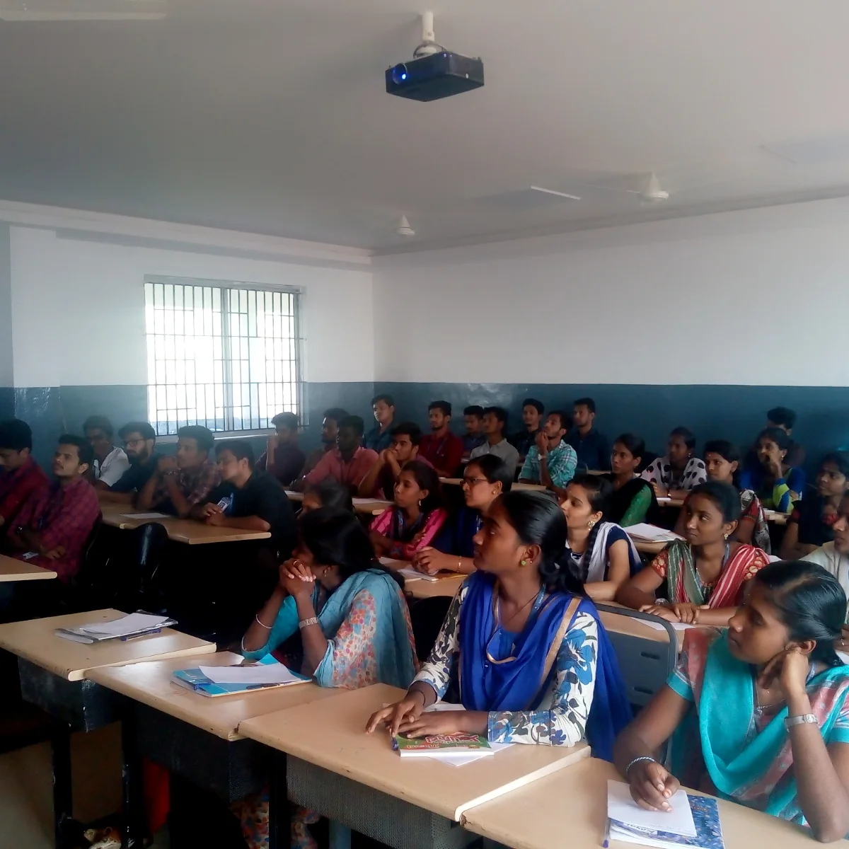 Guest Lecture on ”Design of Smart System Using Iot Cloud and Data Analytics“ — photo 2