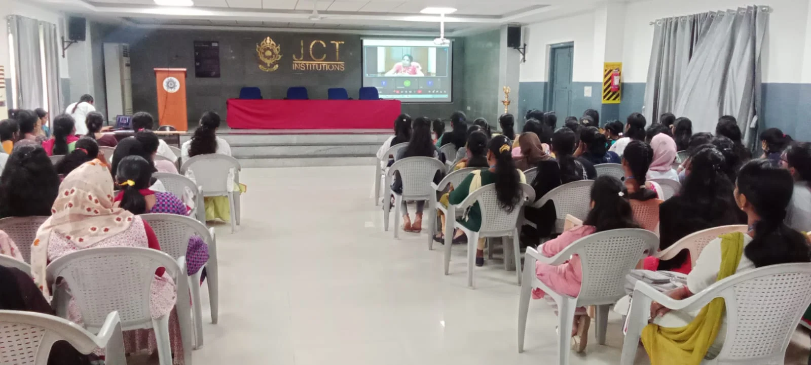 A Webinar on "Woman, you are the best" — photo 2