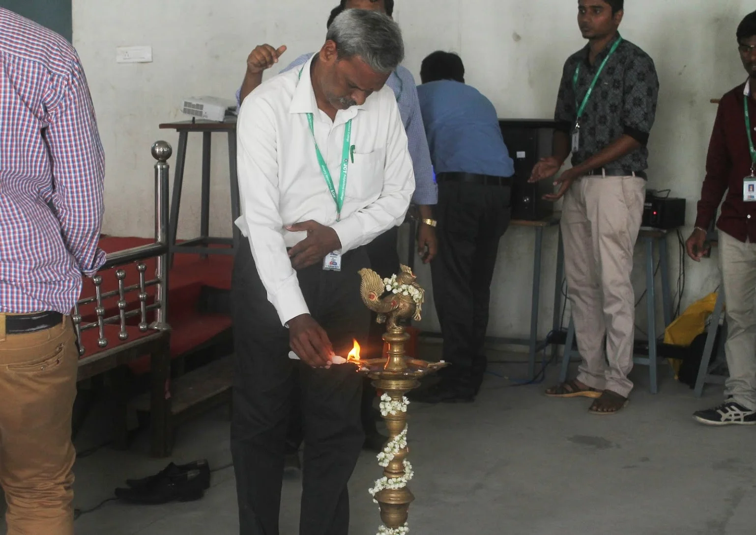 Two Day Workshop and Hands on Training on “Total Station” Organized by Dept of Civil Engineering on 21st and 22nd December 2017 — photo 23